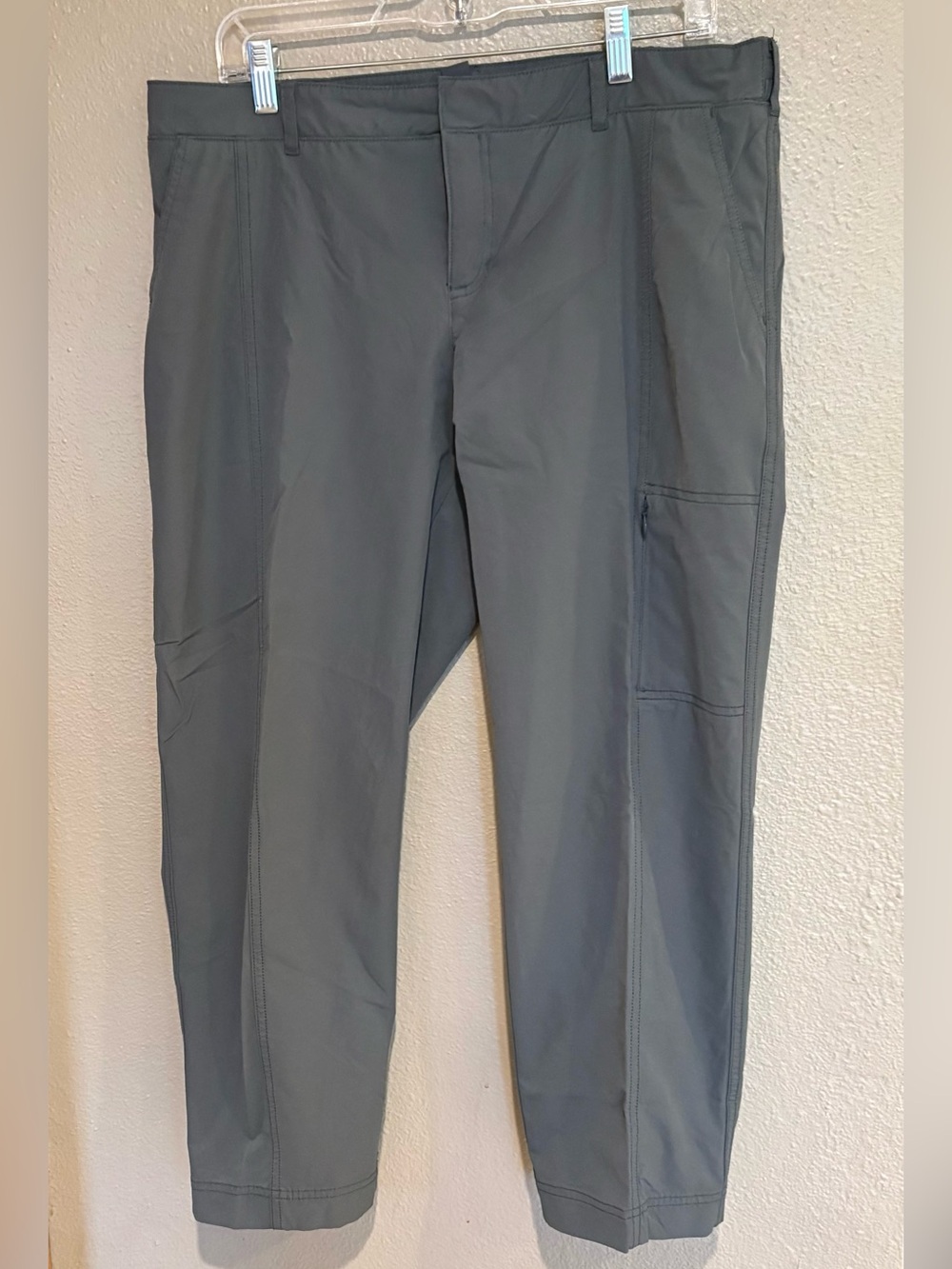 Kirkland Signature Women’s Cargo Performance Travel Pants Size 12